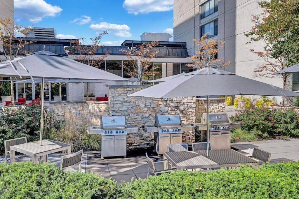 Style And Convenience Apartment At Crystal City Arlington Ngoại thất bức ảnh