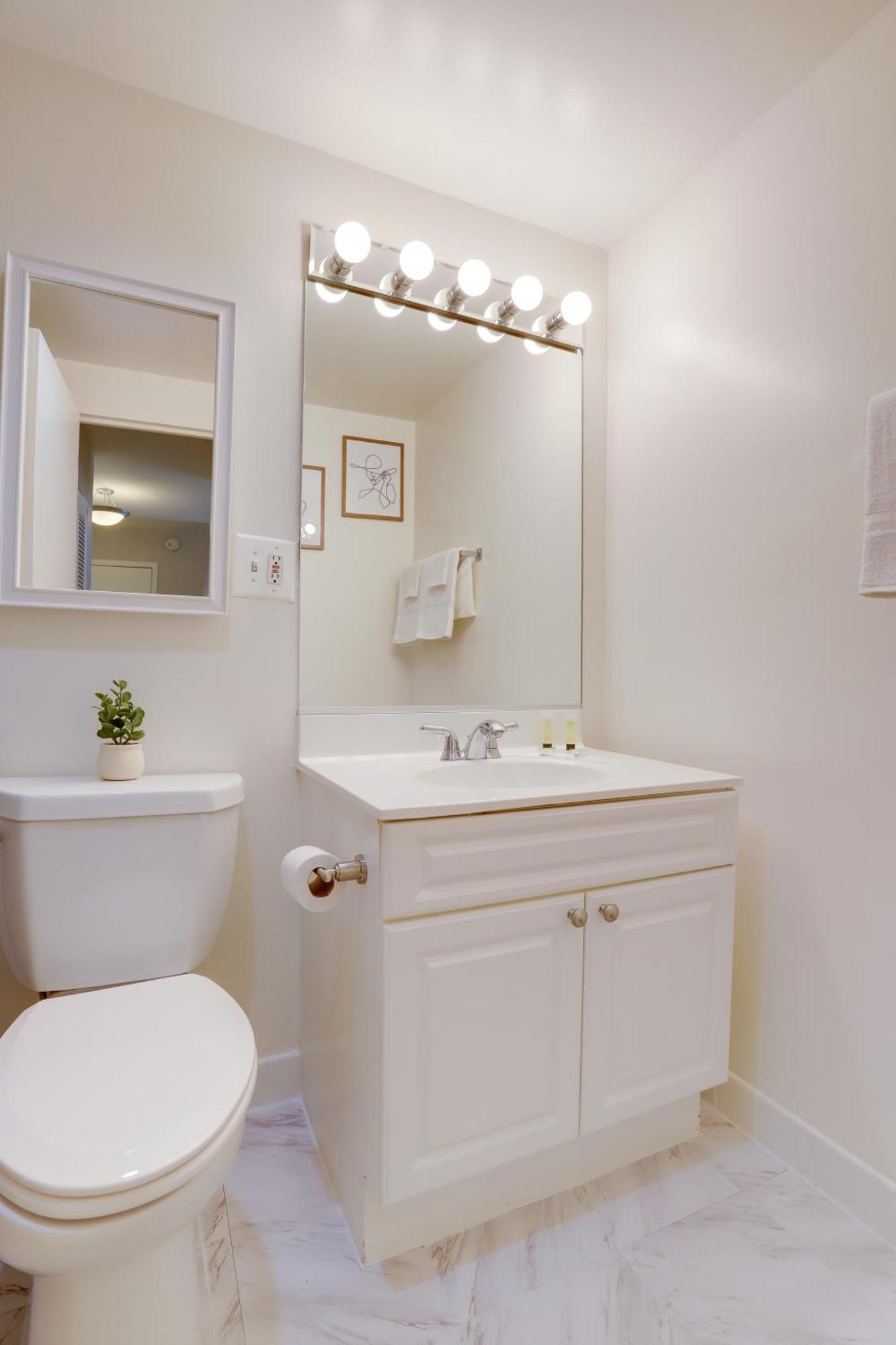 Style And Convenience Apartment At Crystal City Arlington Ngoại thất bức ảnh